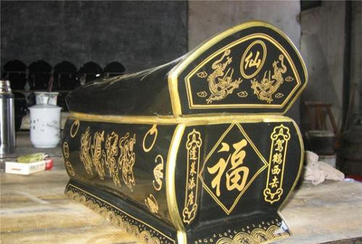 夢(mèng)境解析 夢(mèng)到自己購(gòu)買骨灰盒的深層寓意與象征意義